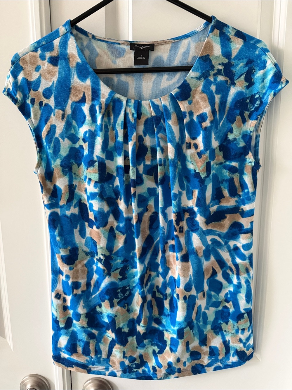 ANN TAYLOR BLUE MULTI COLOR TOP
